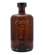 Marsk Destilleriet Christmas Gin contains 50 centiliters of gin with 40 percent alcohol